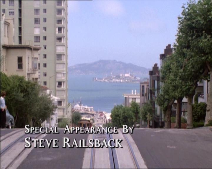 Charmed-Online-dot-215GiveMeASign0343.jpg