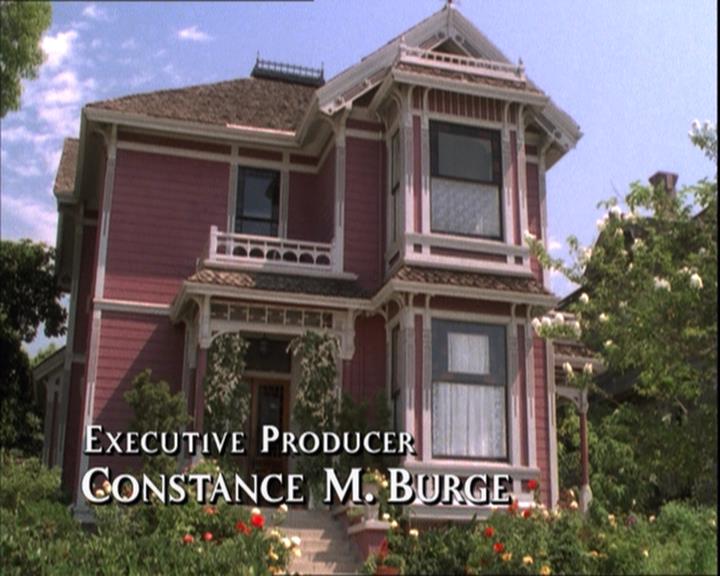 Charmed-Online-dot-215GiveMeASign0366.jpg