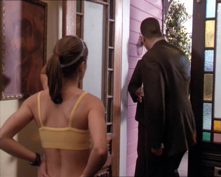 Charmed-Online-dot-215GiveMeASign0507.jpg