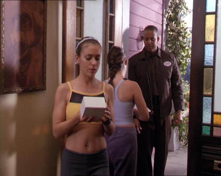 Charmed-Online-dot-215GiveMeASign0512.jpg