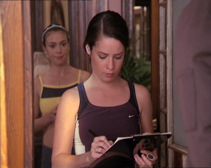 Charmed-Online-dot-215GiveMeASign0515.jpg