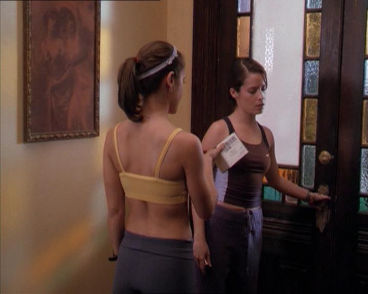Charmed-Online-dot-215GiveMeASign0523.jpg