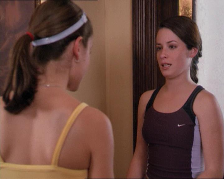 Charmed-Online-dot-215GiveMeASign0527.jpg