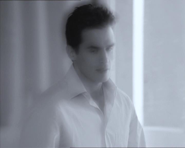 Charmed-Online-dot-215GiveMeASign0551.jpg