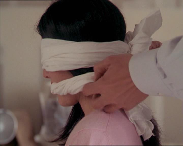 Charmed-Online-dot-215GiveMeASign0576.jpg