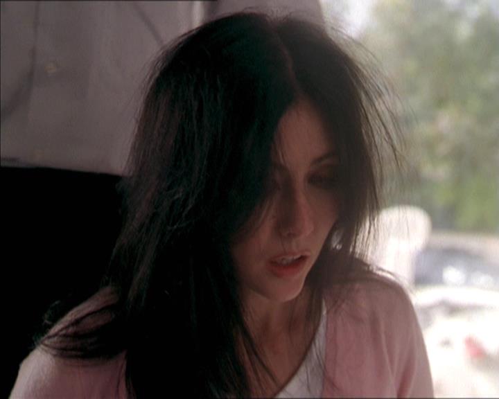 Charmed-Online-dot-215GiveMeASign0604.jpg