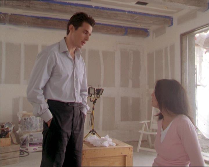 Charmed-Online-dot-215GiveMeASign0610.jpg