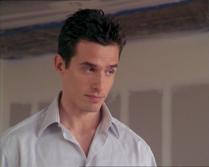 Charmed-Online-dot-215GiveMeASign0613.jpg