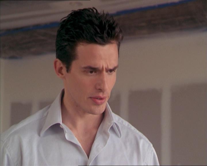 Charmed-Online-dot-215GiveMeASign0615.jpg
