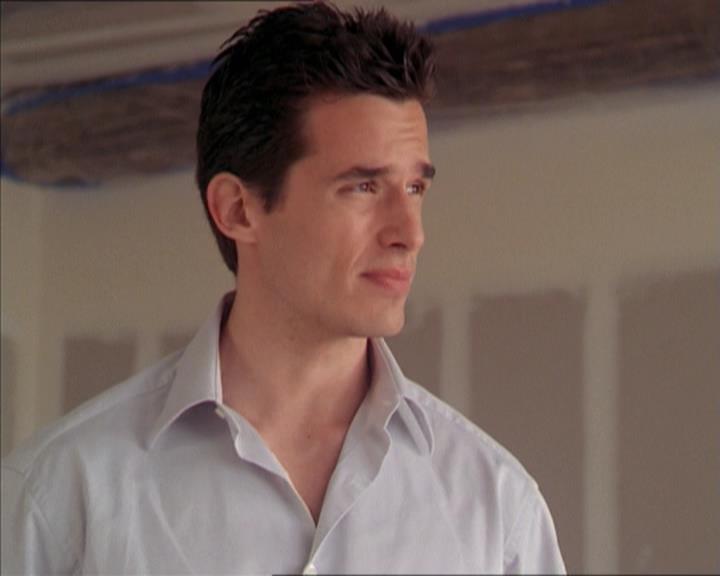 Charmed-Online-dot-215GiveMeASign0618.jpg