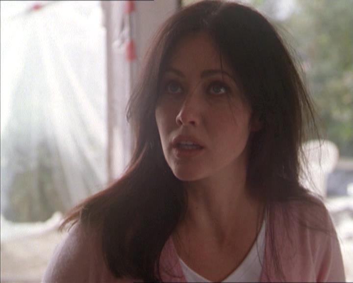 Charmed-Online-dot-215GiveMeASign0625.jpg