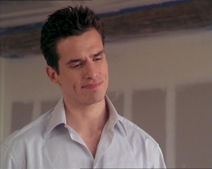 Charmed-Online-dot-215GiveMeASign0628.jpg