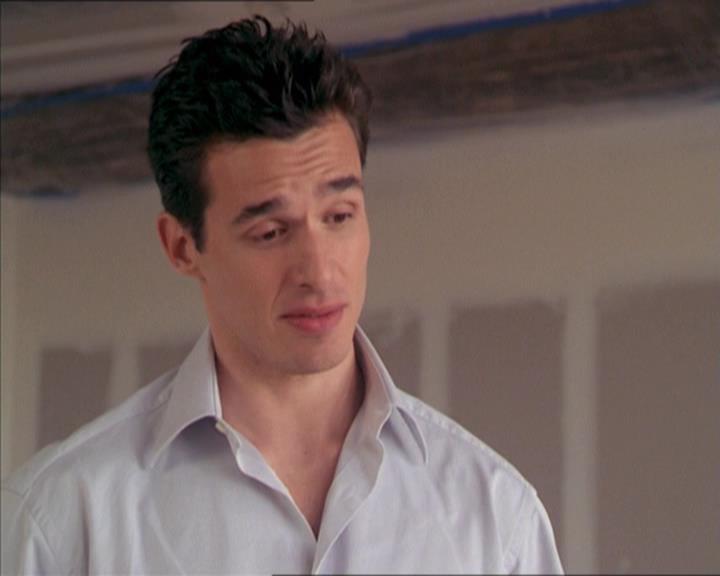 Charmed-Online-dot-215GiveMeASign0629.jpg