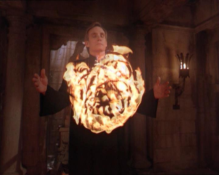 Charmed-Online-dot-215GiveMeASign0699.jpg