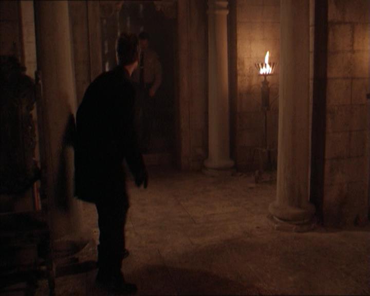 Charmed-Online-dot-215GiveMeASign0707.jpg