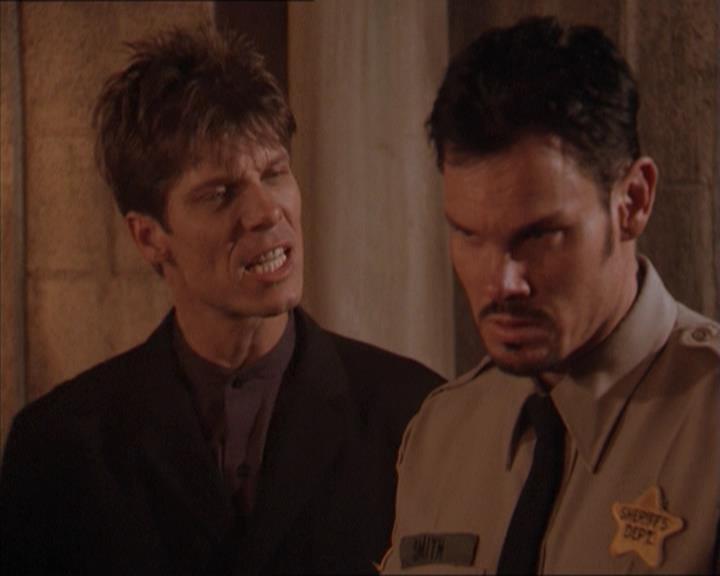 Charmed-Online-dot-215GiveMeASign0725.jpg