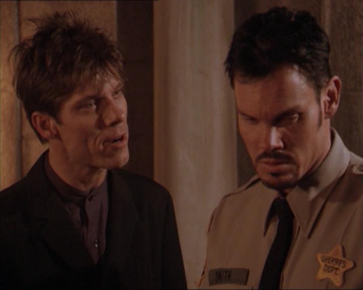 Charmed-Online-dot-215GiveMeASign0727.jpg