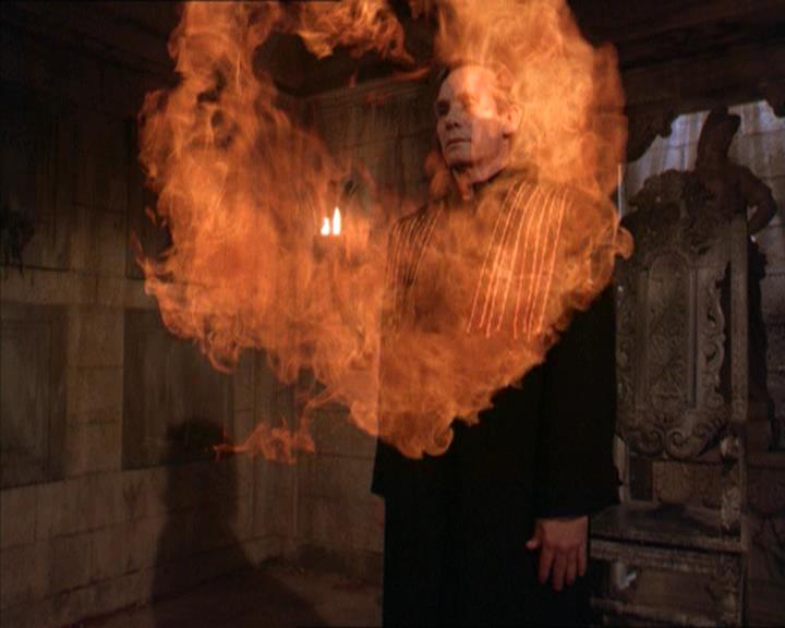 Charmed-Online-dot-215GiveMeASign0738.jpg