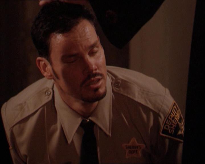 Charmed-Online-dot-215GiveMeASign0756.jpg
