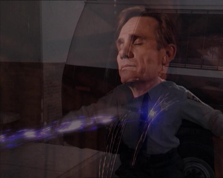 Charmed-Online-dot-215GiveMeASign0759.jpg