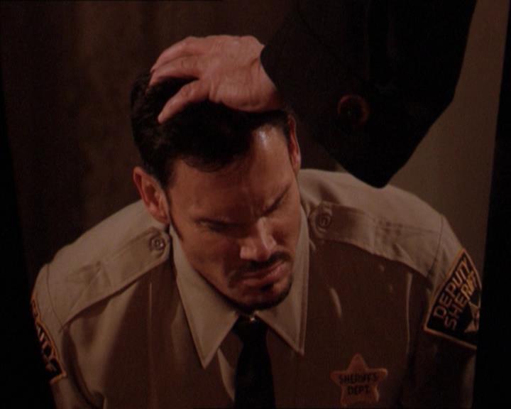 Charmed-Online-dot-215GiveMeASign0762.jpg