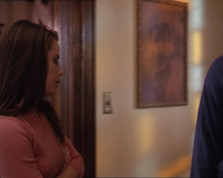 Charmed-Online-dot-215GiveMeASign0859.jpg