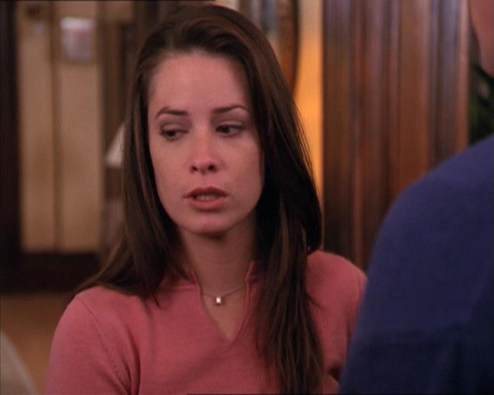 Charmed-Online-dot-215GiveMeASign0877.jpg
