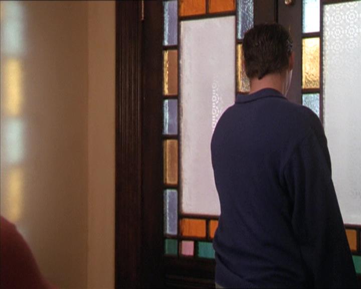 Charmed-Online-dot-215GiveMeASign0892.jpg