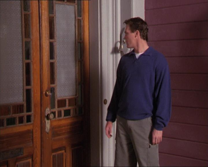 Charmed-Online-dot-215GiveMeASign0903.jpg