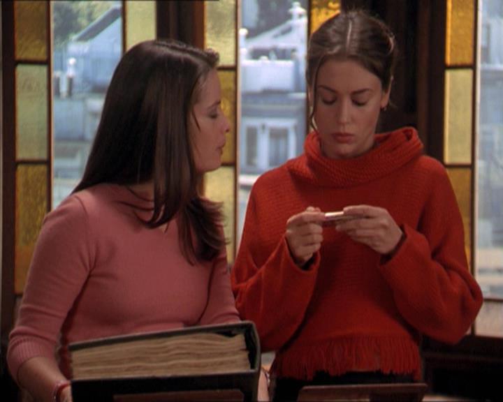 Charmed-Online-dot-215GiveMeASign0961.jpg