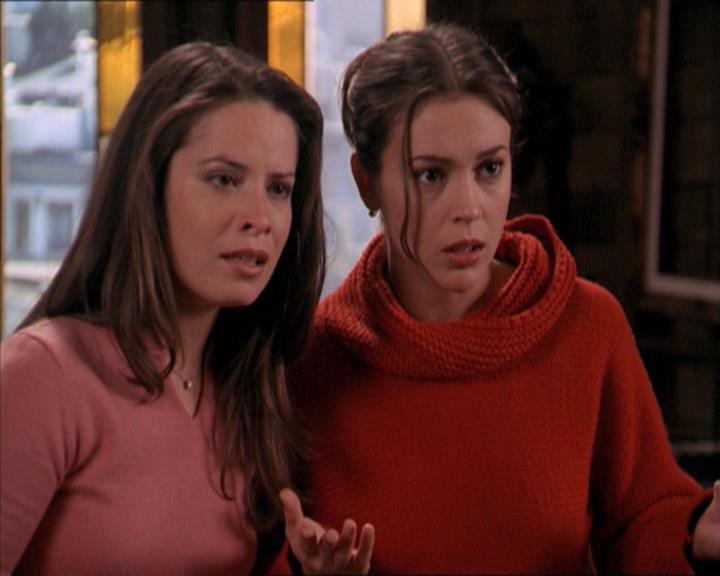 Charmed-Online-dot-215GiveMeASign0975.jpg