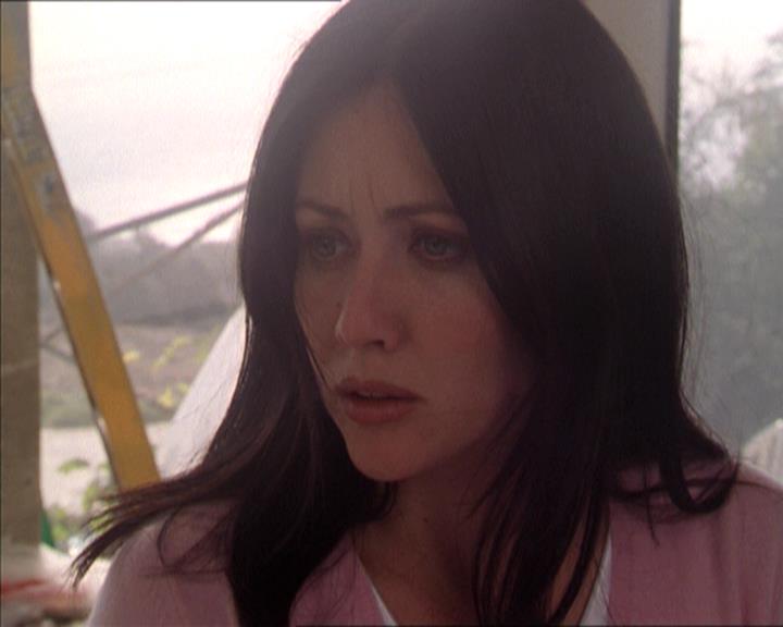 Charmed-Online-dot-215GiveMeASign1004.jpg