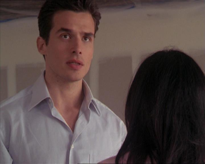 Charmed-Online-dot-215GiveMeASign1017.jpg
