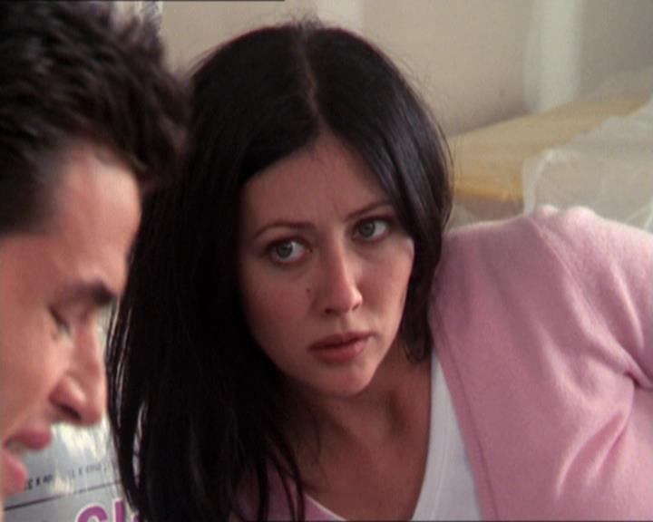 Charmed-Online-dot-215GiveMeASign1047.jpg
