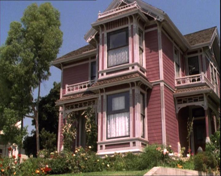 Charmed-Online-dot-215GiveMeASign1054.jpg