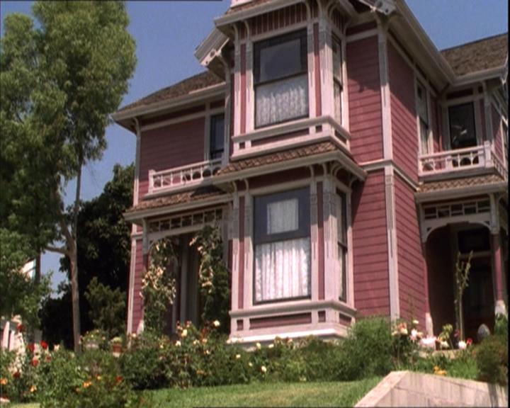 Charmed-Online-dot-215GiveMeASign1055.jpg
