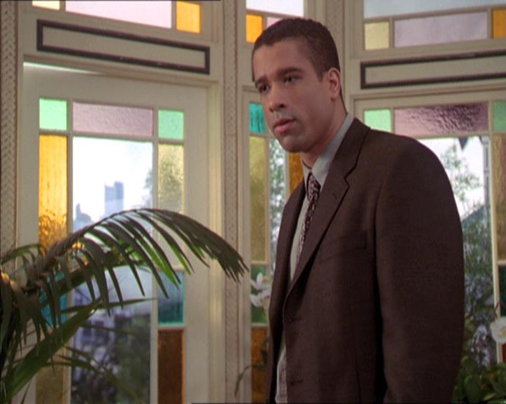 Charmed-Online-dot-215GiveMeASign1101.jpg