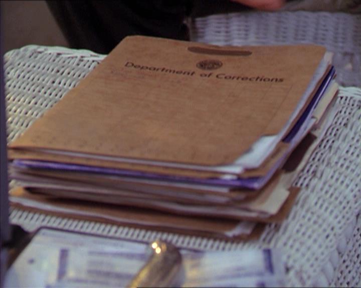 Charmed-Online-dot-215GiveMeASign1110.jpg