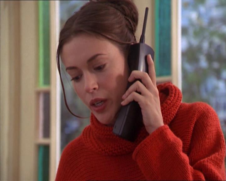 Charmed-Online-dot-215GiveMeASign1124.jpg