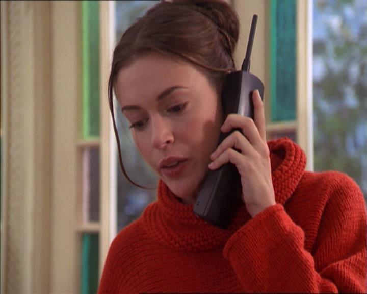 Charmed-Online-dot-215GiveMeASign1126.jpg