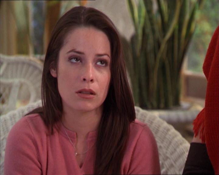 Charmed-Online-dot-215GiveMeASign1143.jpg