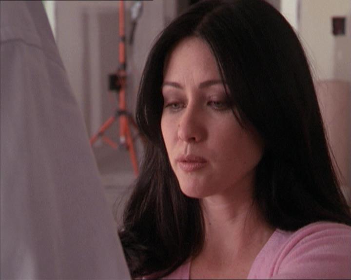 Charmed-Online-dot-215GiveMeASign1181.jpg