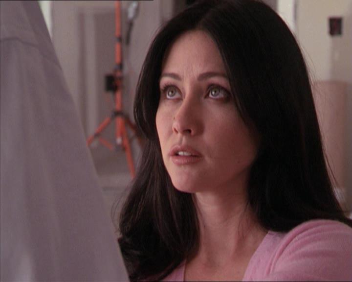 Charmed-Online-dot-215GiveMeASign1185.jpg
