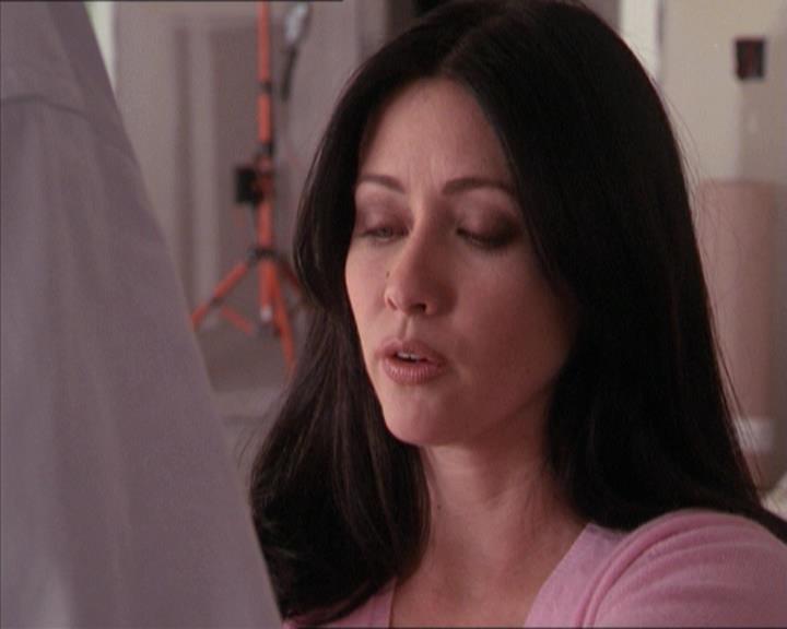 Charmed-Online-dot-215GiveMeASign1186.jpg