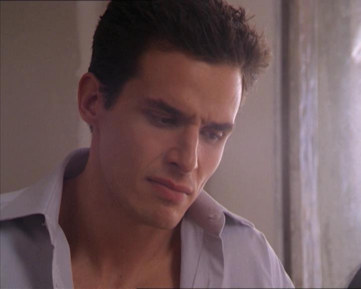 Charmed-Online-dot-215GiveMeASign1188.jpg