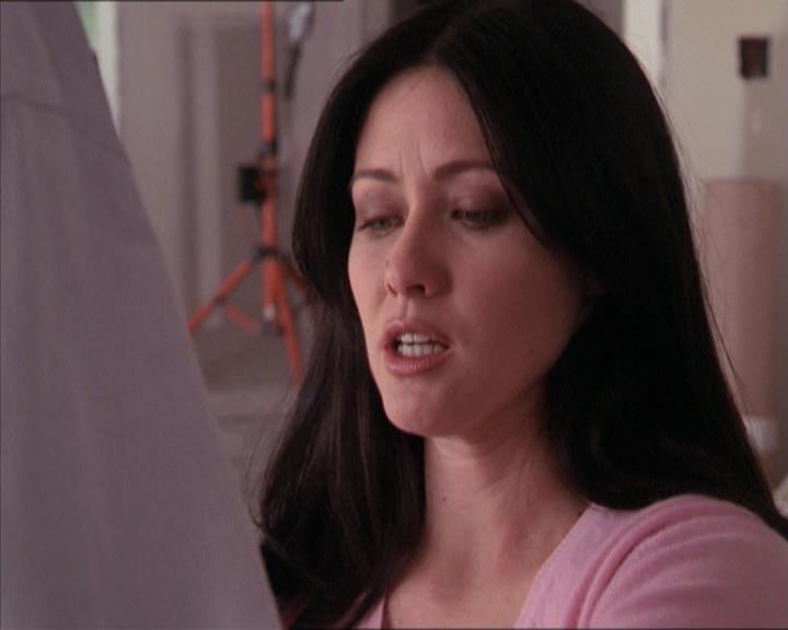 Charmed-Online-dot-215GiveMeASign1194.jpg
