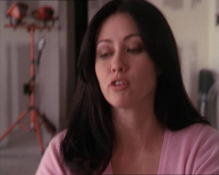 Charmed-Online-dot-215GiveMeASign1196.jpg