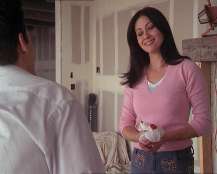 Charmed-Online-dot-215GiveMeASign1208.jpg