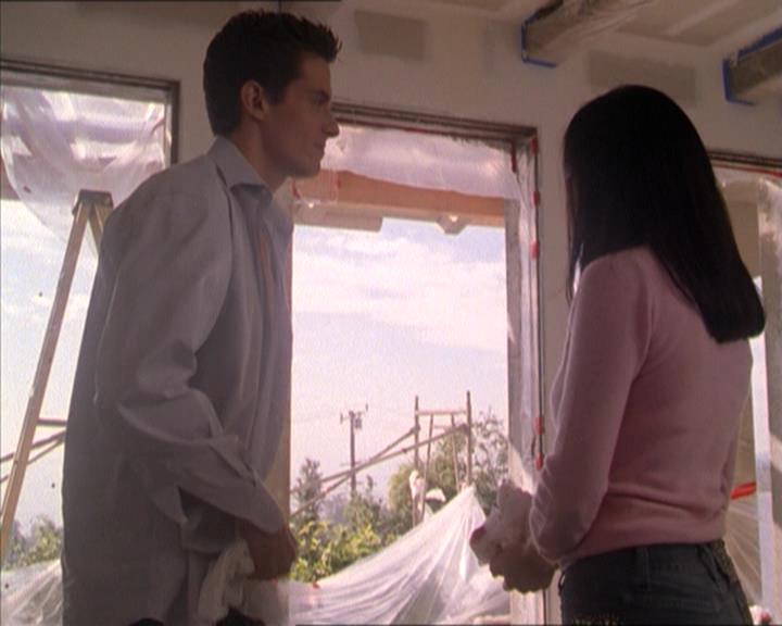 Charmed-Online-dot-215GiveMeASign1221.jpg Charmed-Online-dot-215GiveMeASign1221.jpg