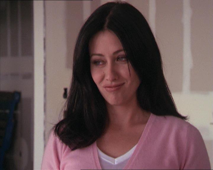 Charmed-Online-dot-215GiveMeASign1226.jpg